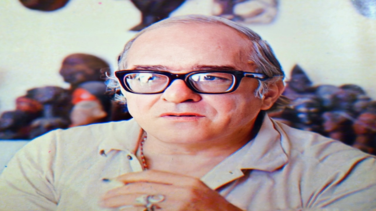 SE  BUSCA UN AMIGO Vinicius de Moraes