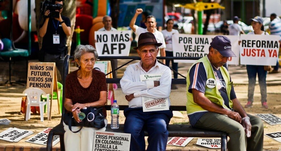 CRISIS Y CONTROVERSIA EN EL SISTEMA PENSIONAL
