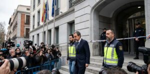 imputa a Zapatero como presunto líder de una trama de corrupción en el 'Caso Plus Ultra'